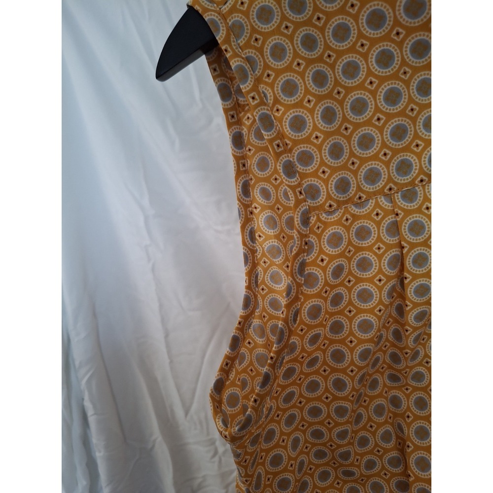 Womens Banana Republic Size 6 Petite Yellow Sleeveless Peplum Blouse. - Picture 5 of 6
